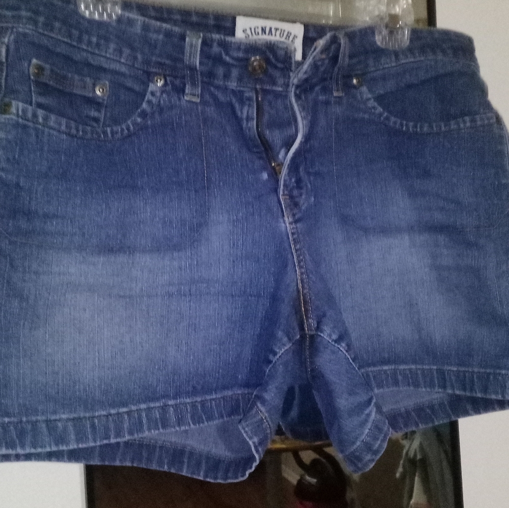 Levis denim shorts